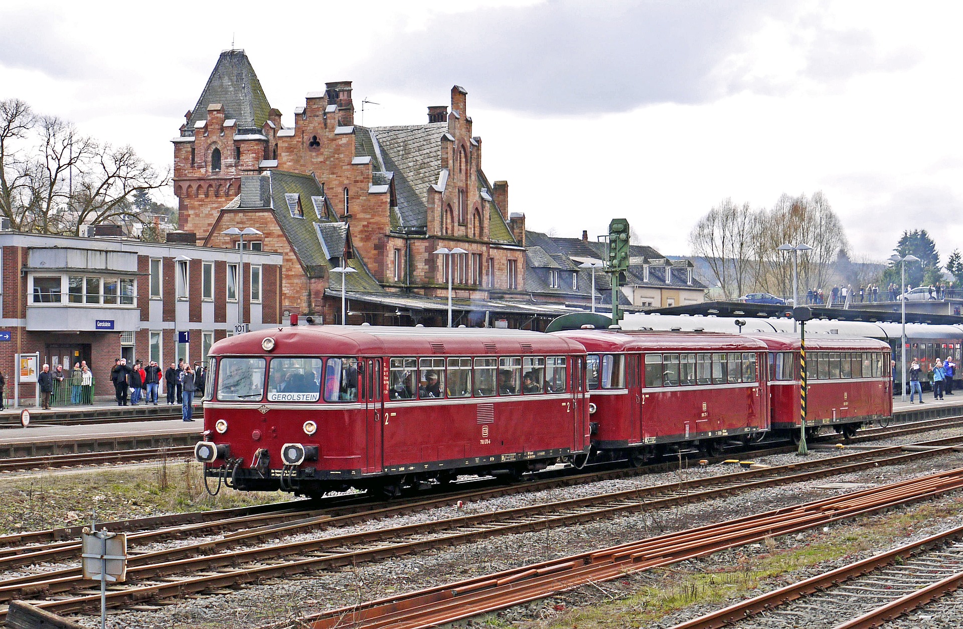 Und sonntags mit der Oleftalbahn…