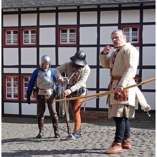 Burgenmuseum Nideggen: „So treiben wir den Winter aus…“